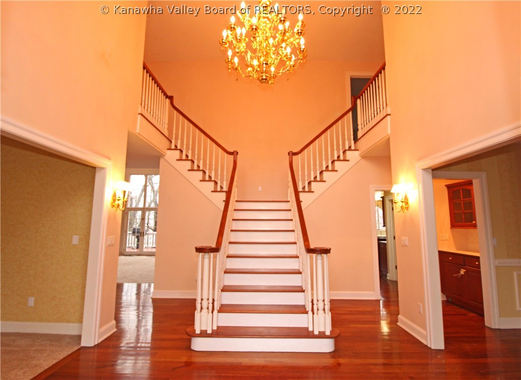 238 Whispering Woods Road Charleston, WV 25304 - Photo 2 of 20 Gallery Image 2