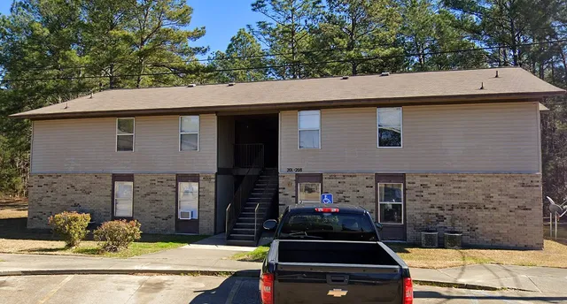 $475 | 600 Vernon Trace Circle, Leesville, LA 71446