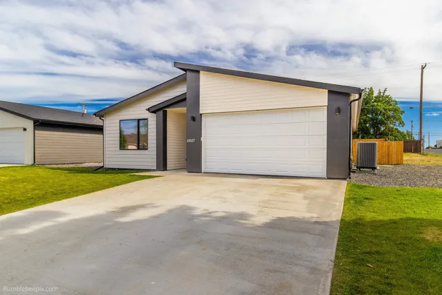 $399,000 | 13527 West 12th Avenue, Airway Heights, WA 99001