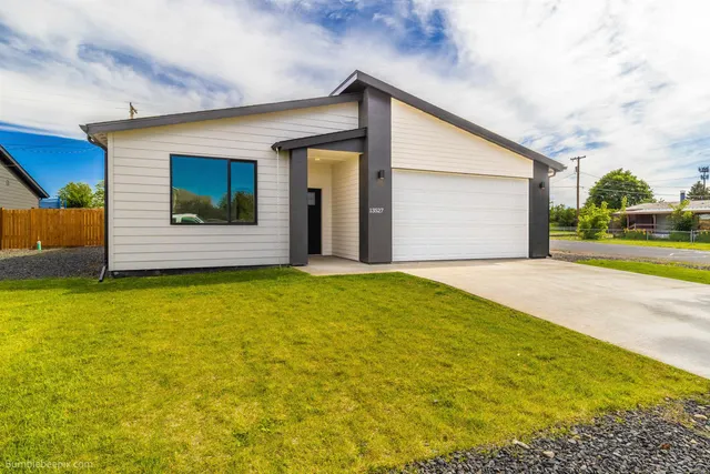 $399,000 | 13527 West 12th Avenue, Airway Heights, WA 99001