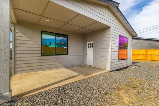 $399,000 | 13527 West 12th Avenue, Airway Heights, WA 99001