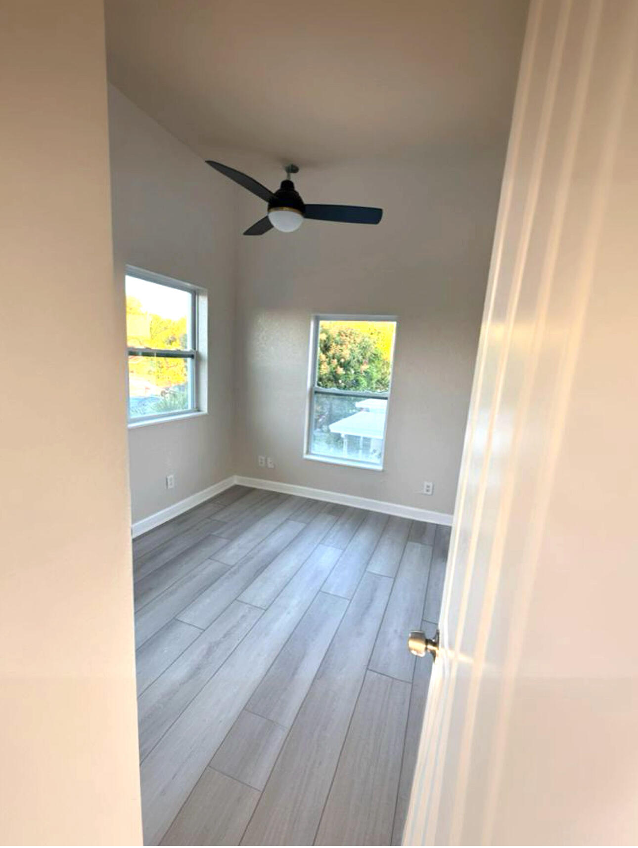 1040 17th Street West Palm Beach, FL 33407 - Photo 5 of 11 13