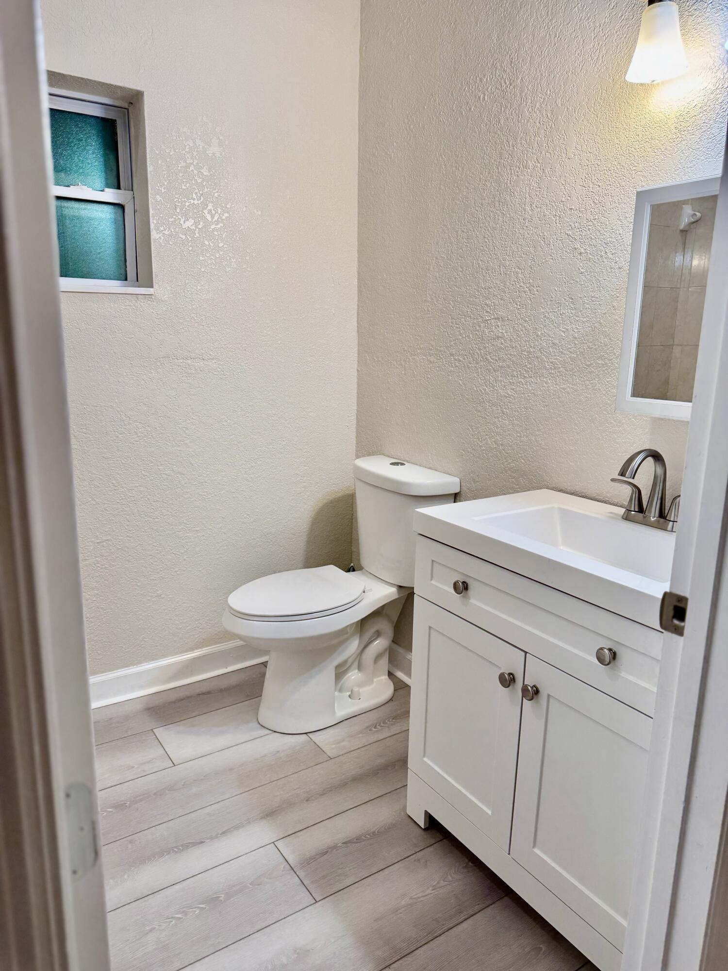 1040 17th Street West Palm Beach, FL 33407 - Photo 6 of 11 4