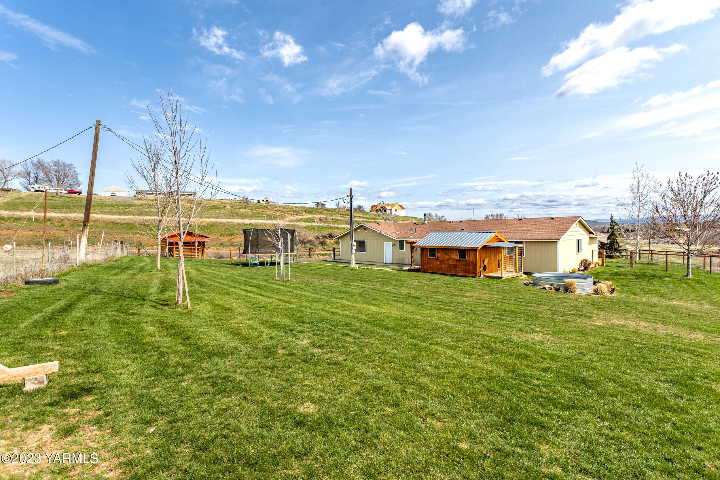 10 Schlect Road Yakima, WA 98908 - Photo 24 of 34 Backyard with Views and SO MUCH MORE