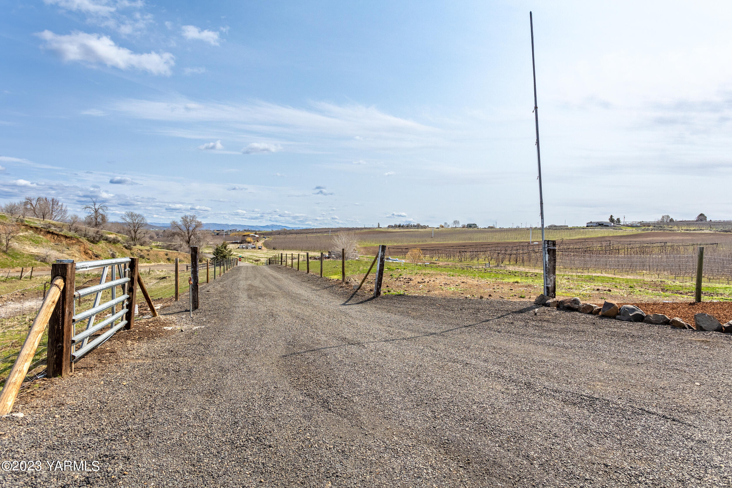 10 Schlect Road Yakima, WA 98908 - Photo 31 of 34 Beauty of the Drive