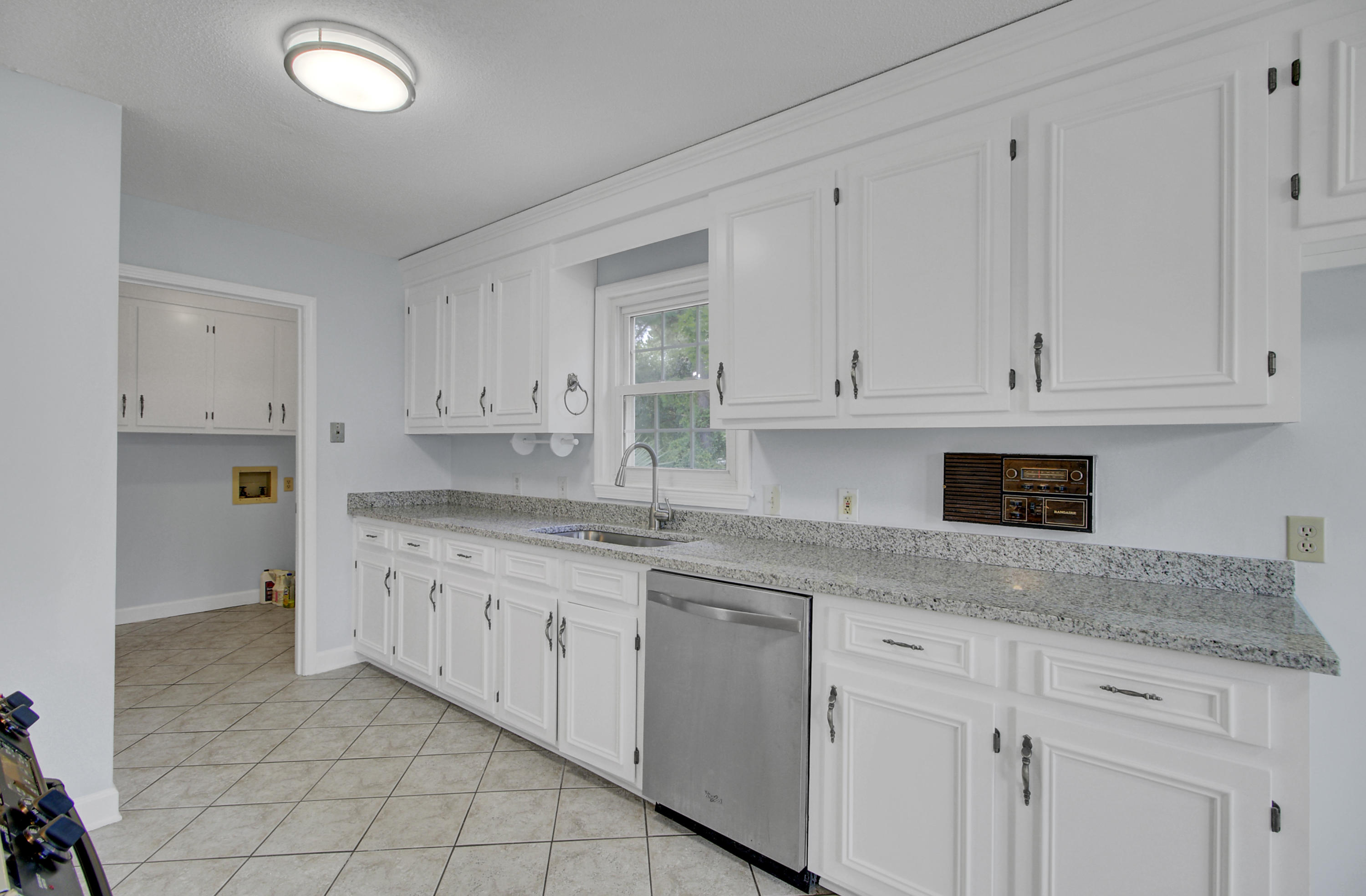 1186 Harbor View Road Charleston, SC 29412 - Photo 3 of 50 16