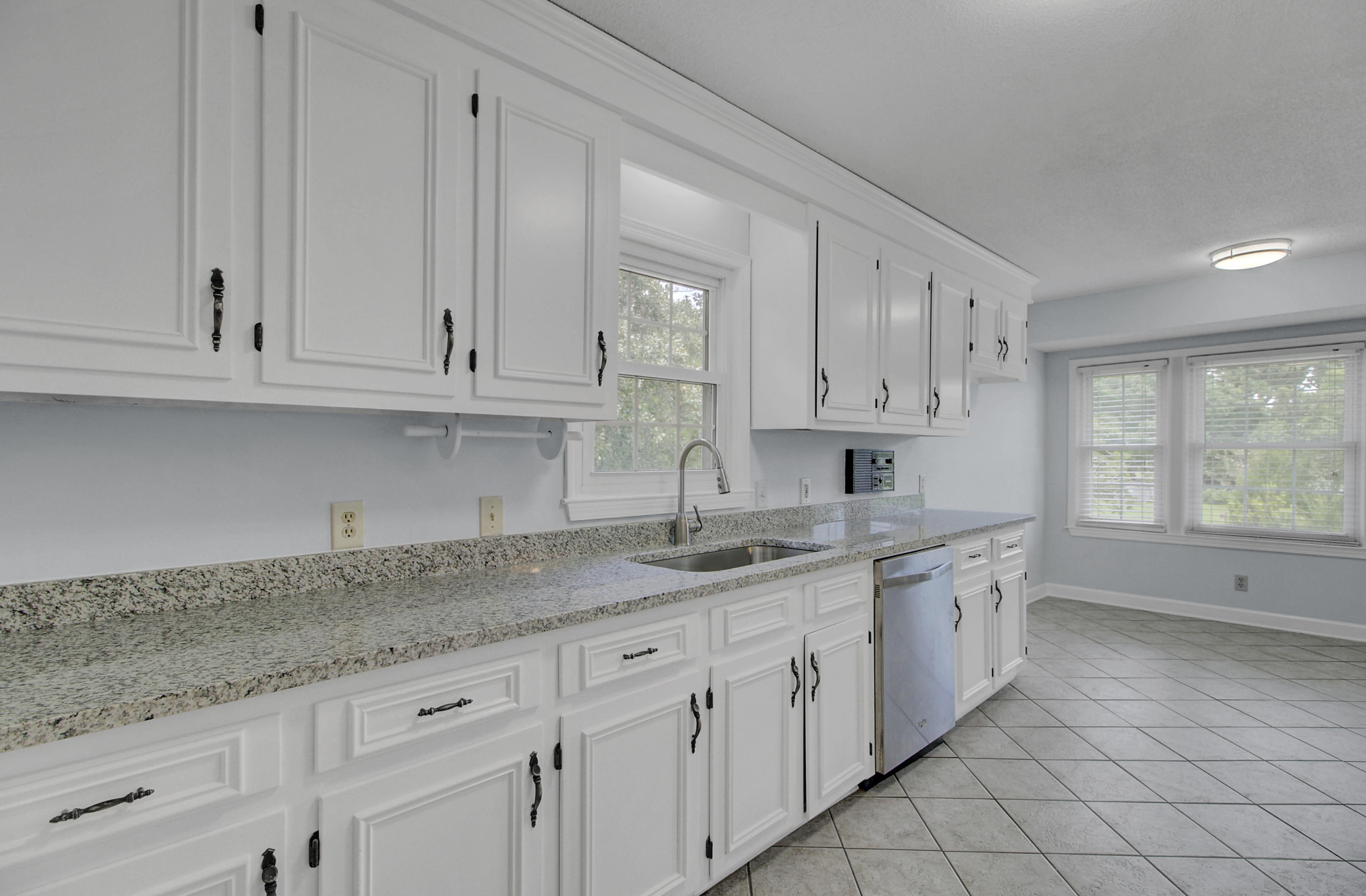 1186 Harbor View Road Charleston, SC 29412 - Photo 4 of 50 17