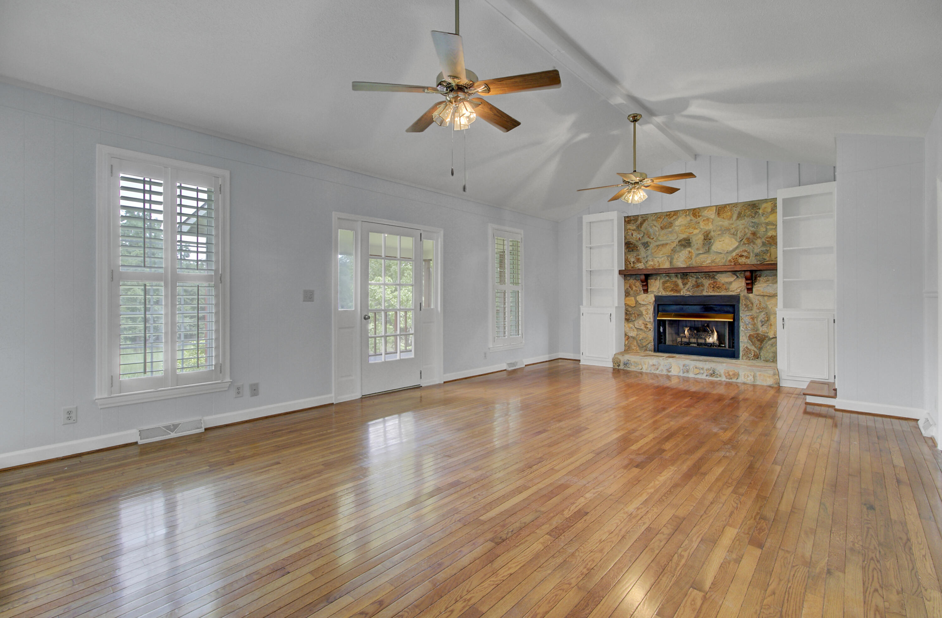 1186 Harbor View Road Charleston, SC 29412 - Photo 5 of 50 7