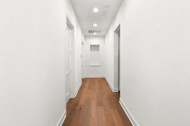 en view of an empty room with a window