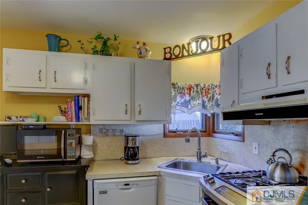 55 Red Bank Road Spotswood, NJ 08884 - Photo 11 of 25 Gallery Image 11
