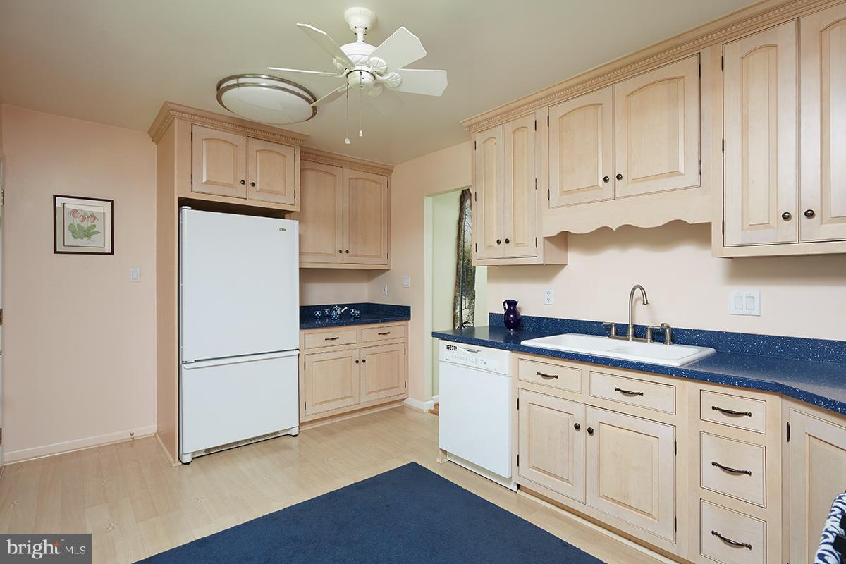 13822 Leibig Road Silver Spring, MD 20904 - Photo 7 of 30 Kitchen
