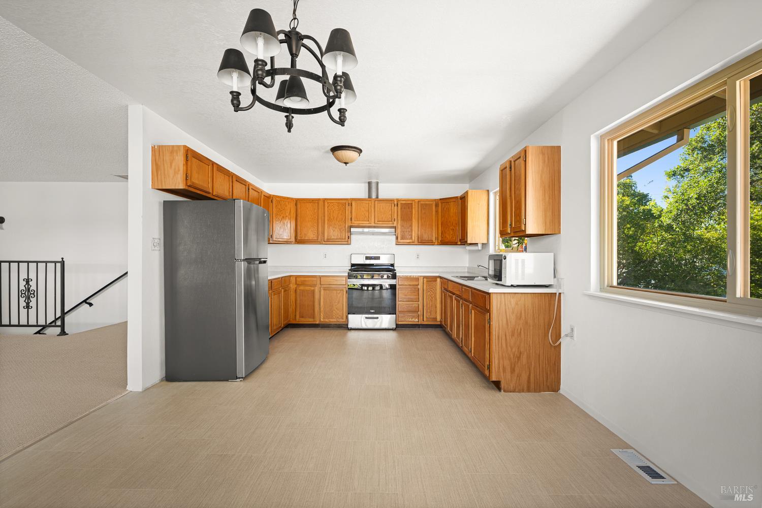 611 Hendley Street Santa Rosa, CA 95404 - Photo 12 of 54