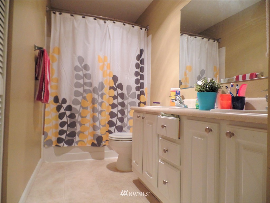 31500 33rd Place Southwest, Unit R201 Federal Way, WA 98023 - Photo 11 of 20 Gallery Image 11