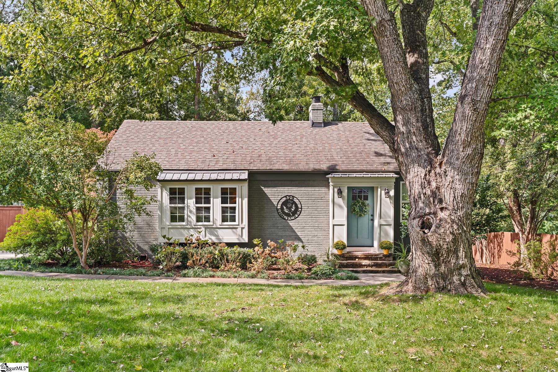329 Ridgecrest Drive Greenville, SC 29609 - Photo 1 of 37 Gallery Image 1