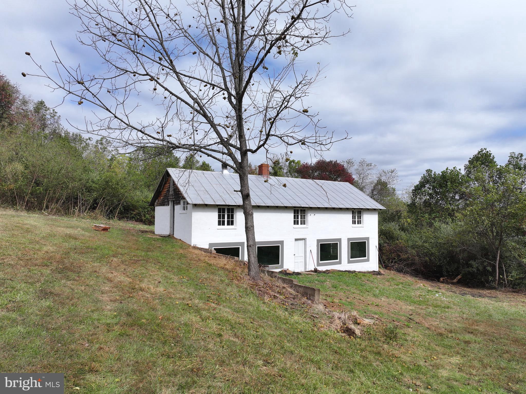 15371 Sheads Mountain Road Rixeyville, VA 22737 - Photo 29 of 39 workshop/shed