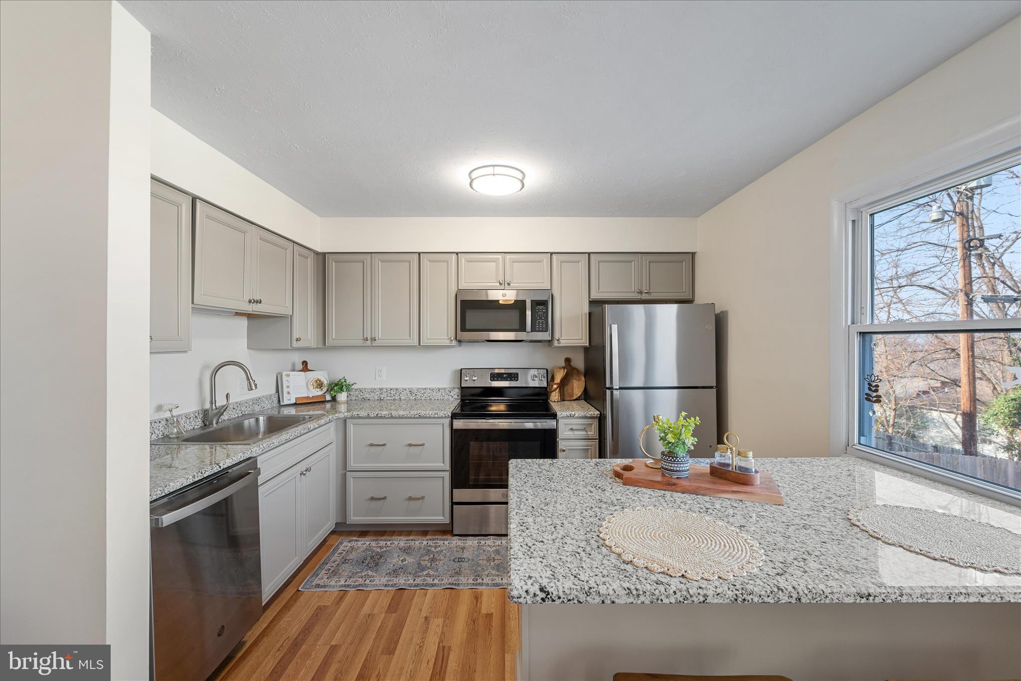 136 Scott Street Front Royal, VA 22630 - Photo 1 of 40 Kitchen with granite counters
