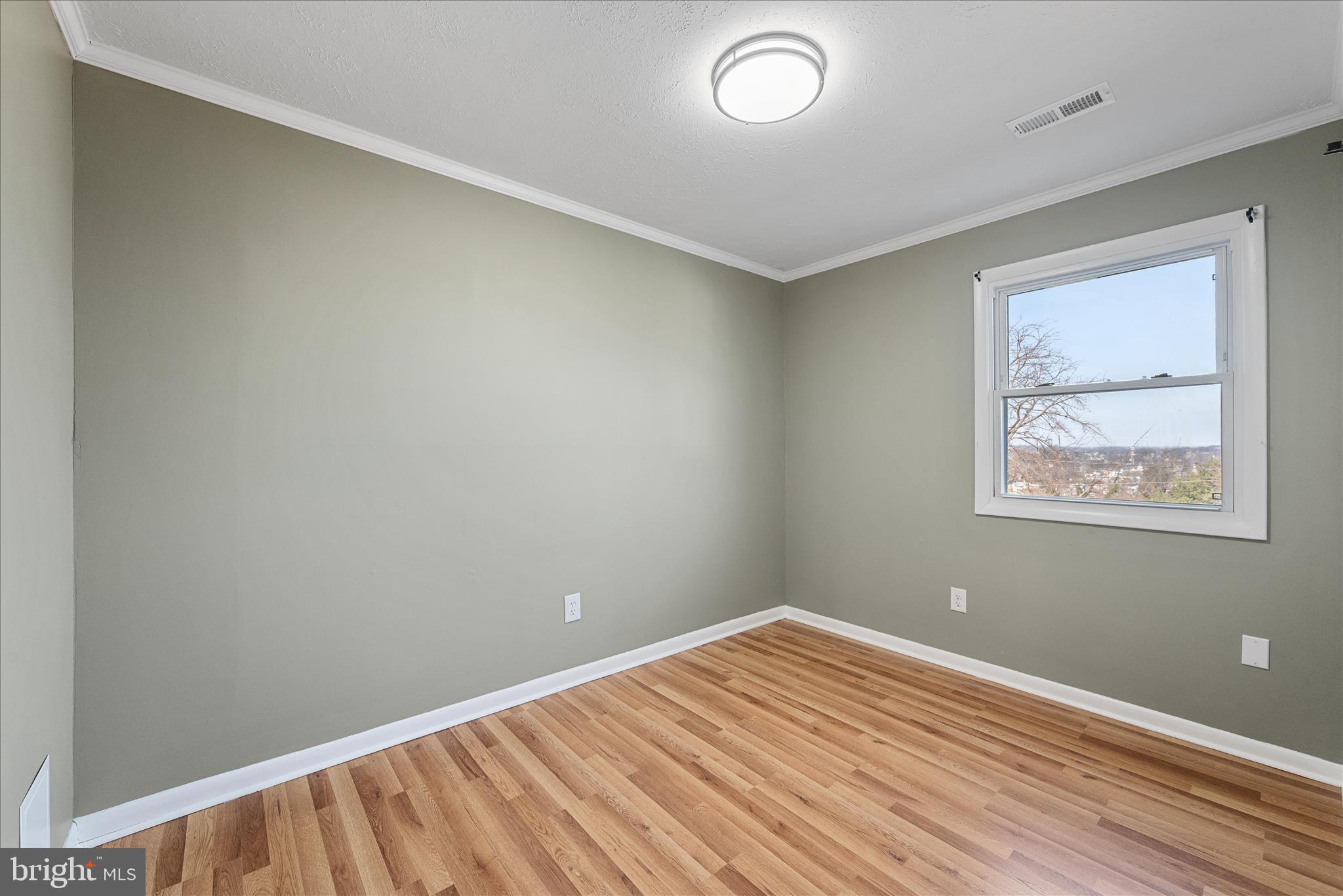 136 Scott Street Front Royal, VA 22630 - Photo 22 of 40 2nd Bedroom