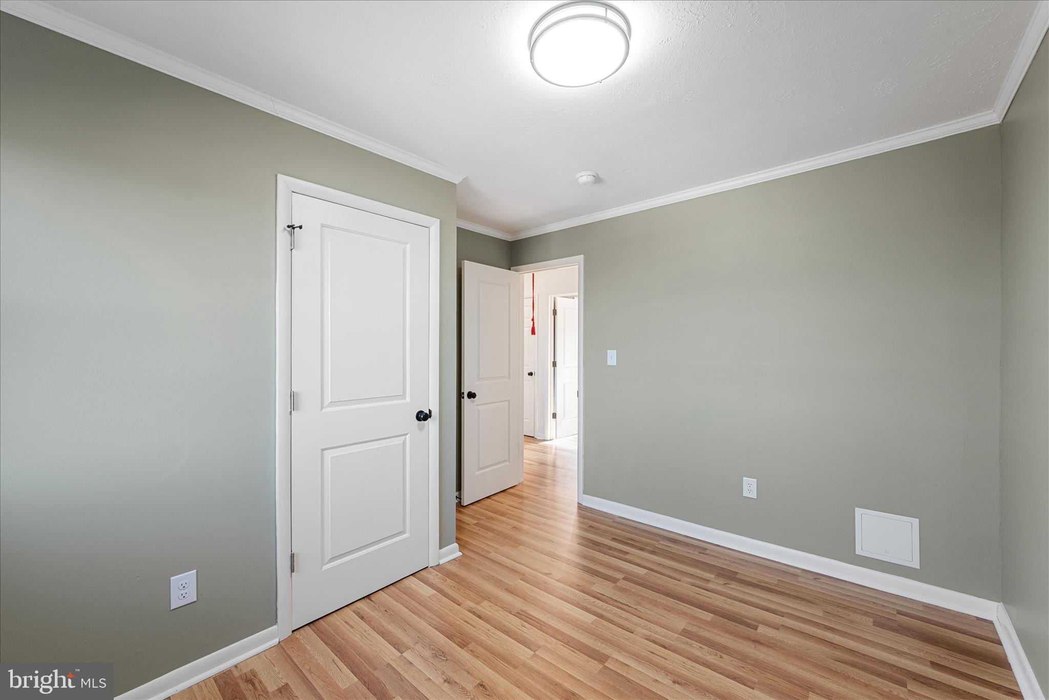 136 Scott Street Front Royal, VA 22630 - Photo 23 of 40 2nd Bedroom