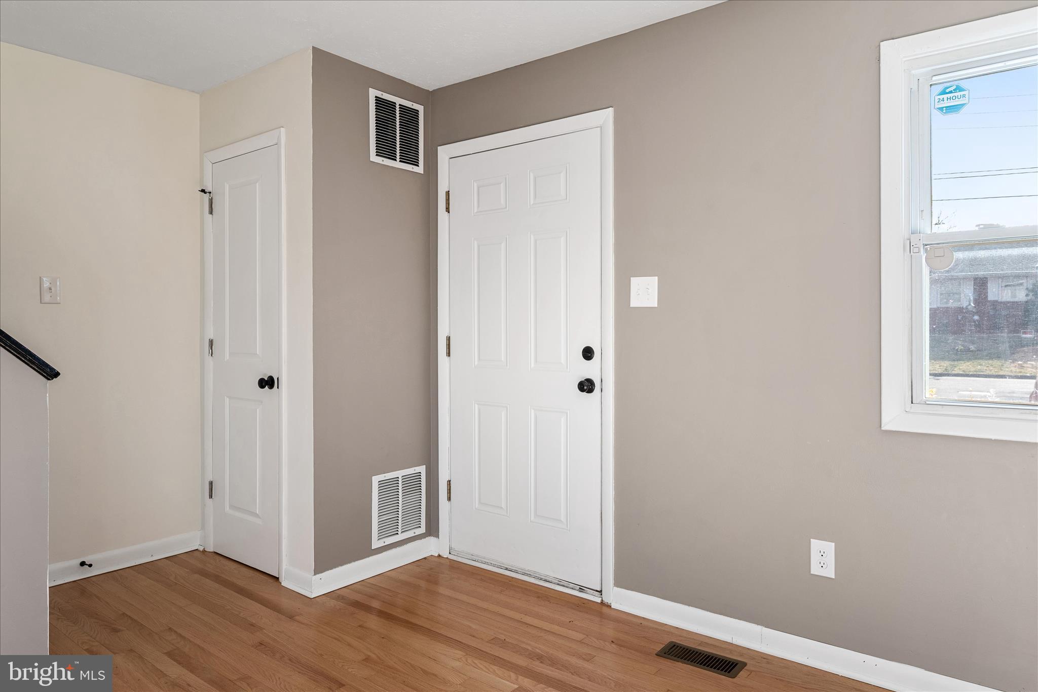 136 Scott Street Front Royal, VA 22630 - Photo 4 of 40 Entry