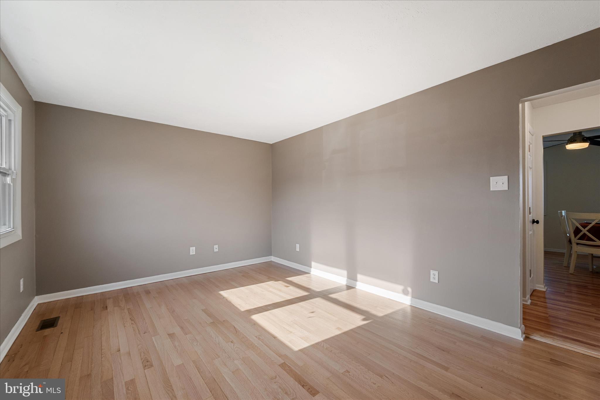 136 Scott Street Front Royal, VA 22630 - Photo 7 of 40 Living Room