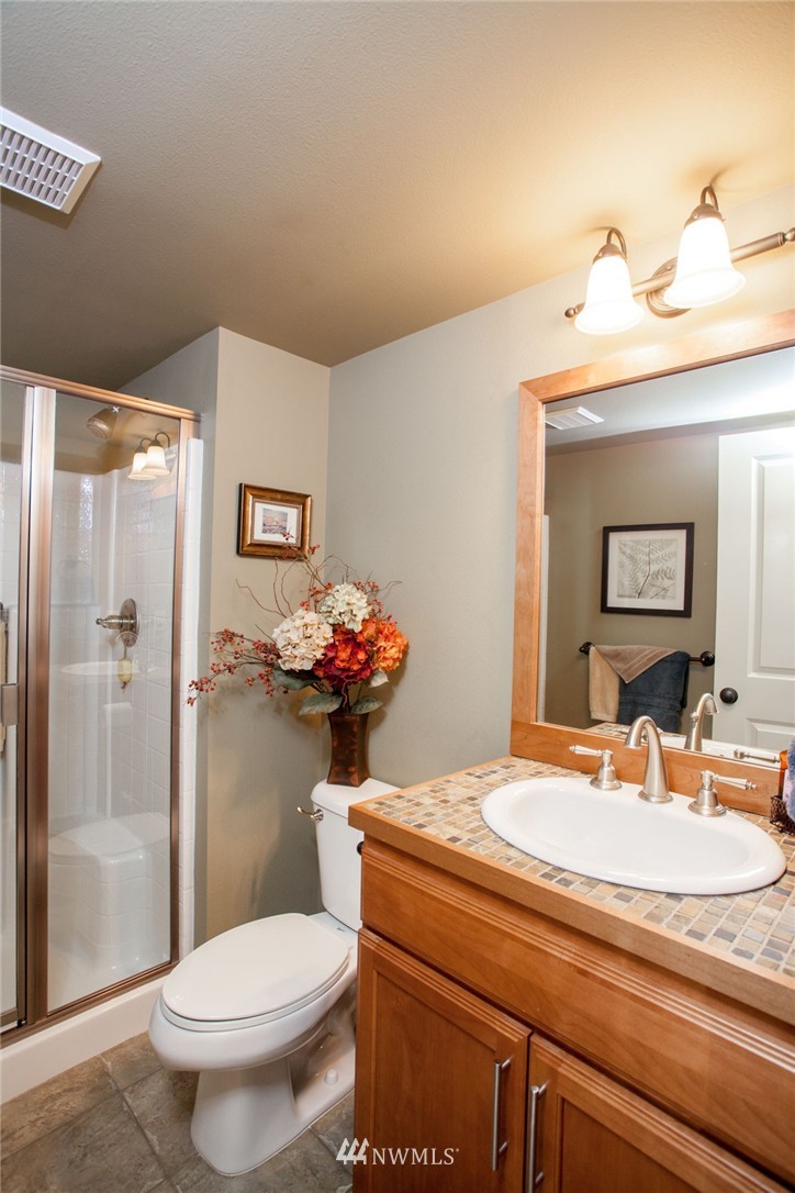 5415 Northeast 17th Street Renton, WA 98059 - Photo 11 of 25 Gallery Image 11