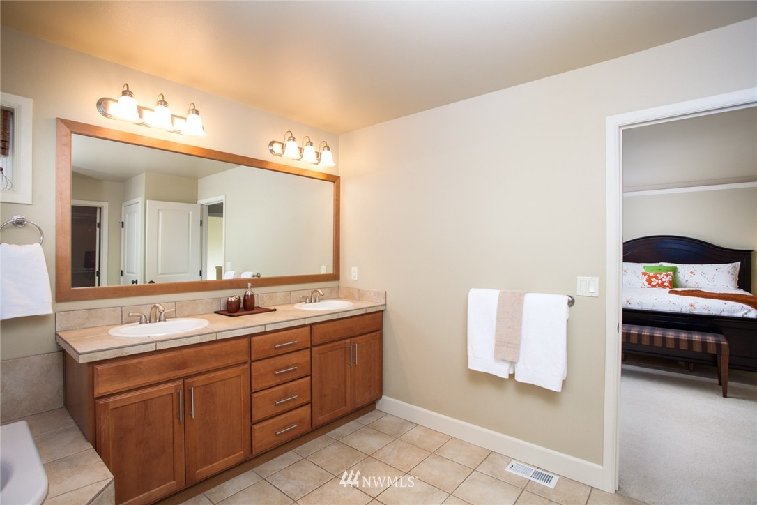 5415 Northeast 17th Street Renton, WA 98059 - Photo 13 of 25 Gallery Image 13