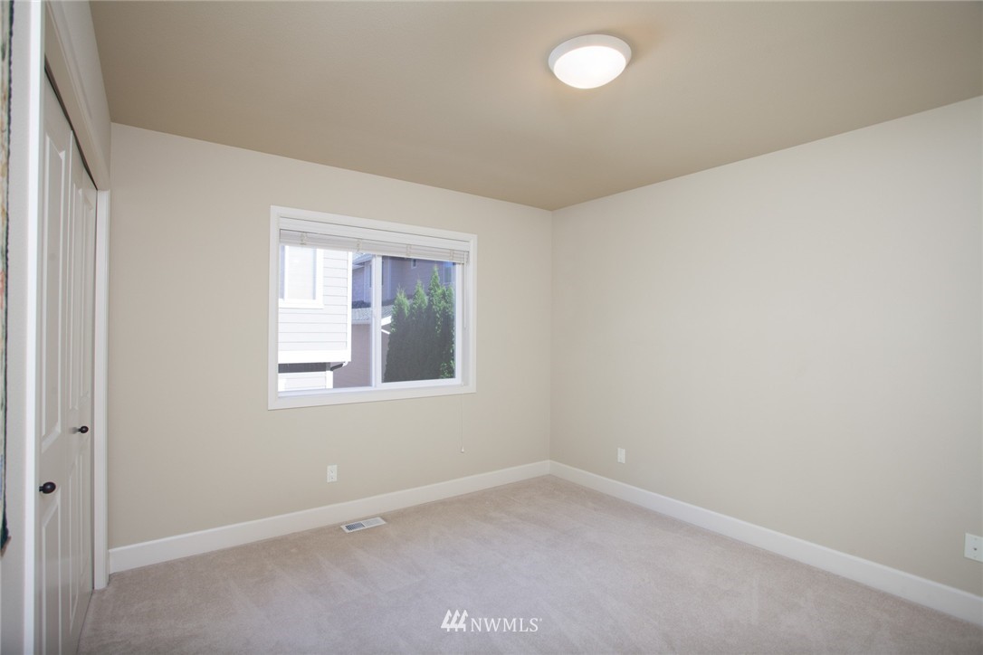 5415 Northeast 17th Street Renton, WA 98059 - Photo 17 of 25 Gallery Image 17