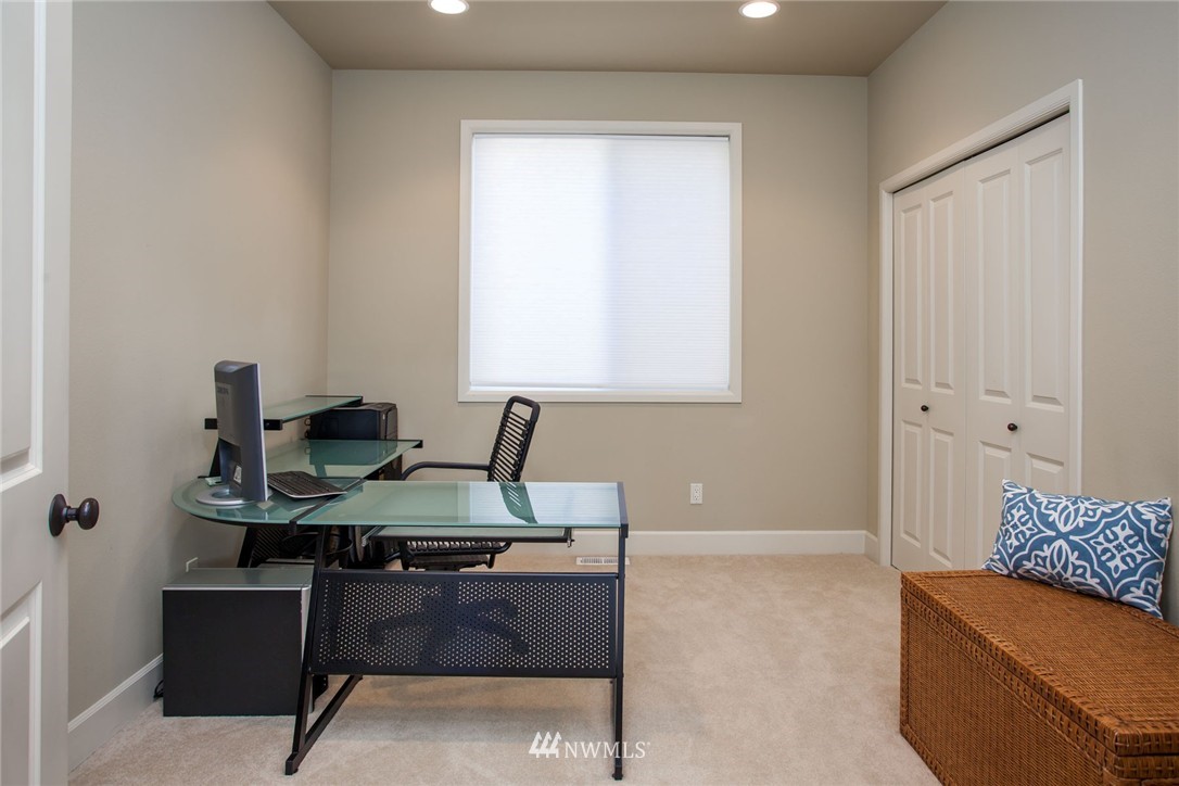 5415 Northeast 17th Street Renton, WA 98059 - Photo 5 of 25 Gallery Image 5