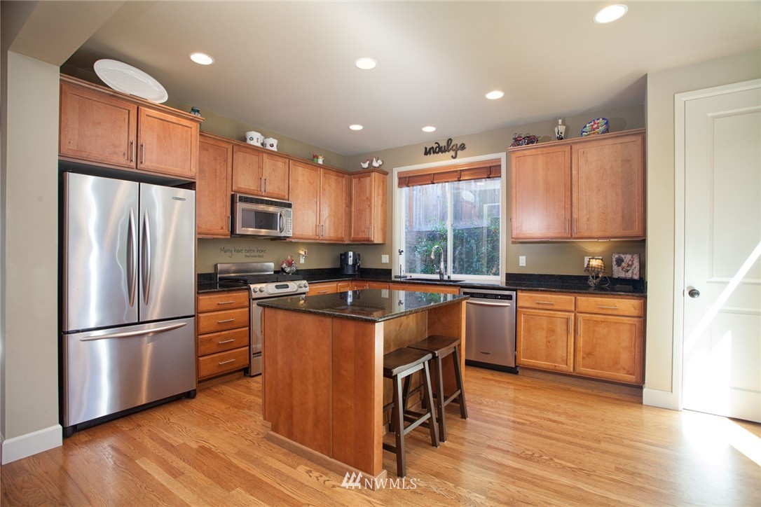 5415 Northeast 17th Street Renton, WA 98059 - Photo 8 of 25 Gallery Image 8