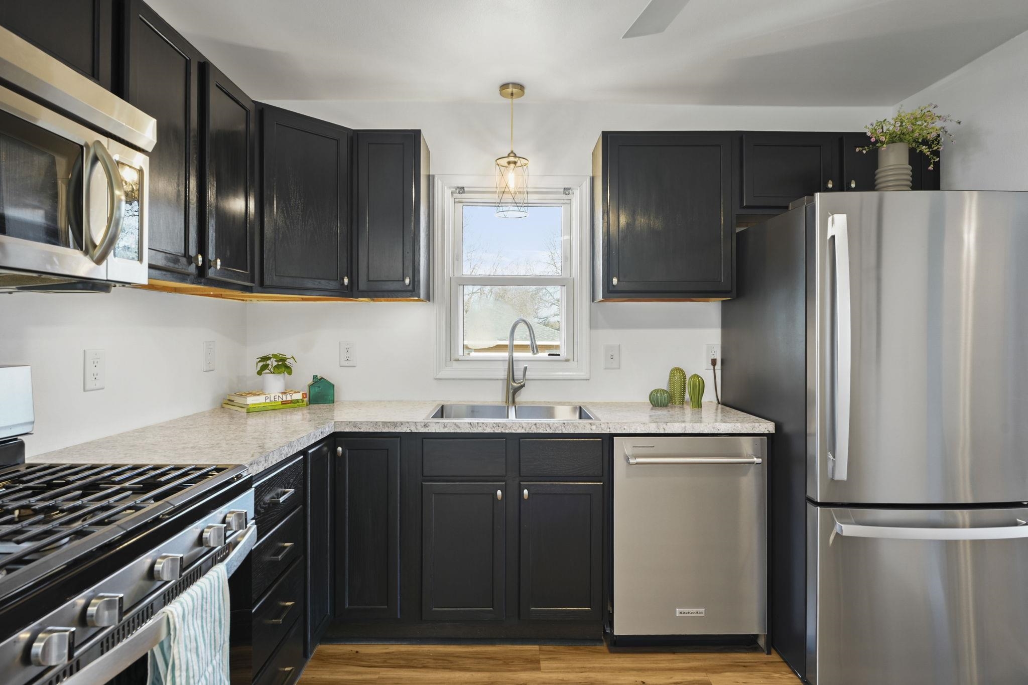 1517 Arizona Pass Madison, WI 53704 - Photo 8 of 37