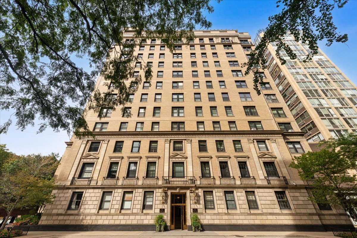 3100 North Sheridan Road, Unit 10E Chicago, IL 60657 - Photo 1 of 41 Gallery Image 1