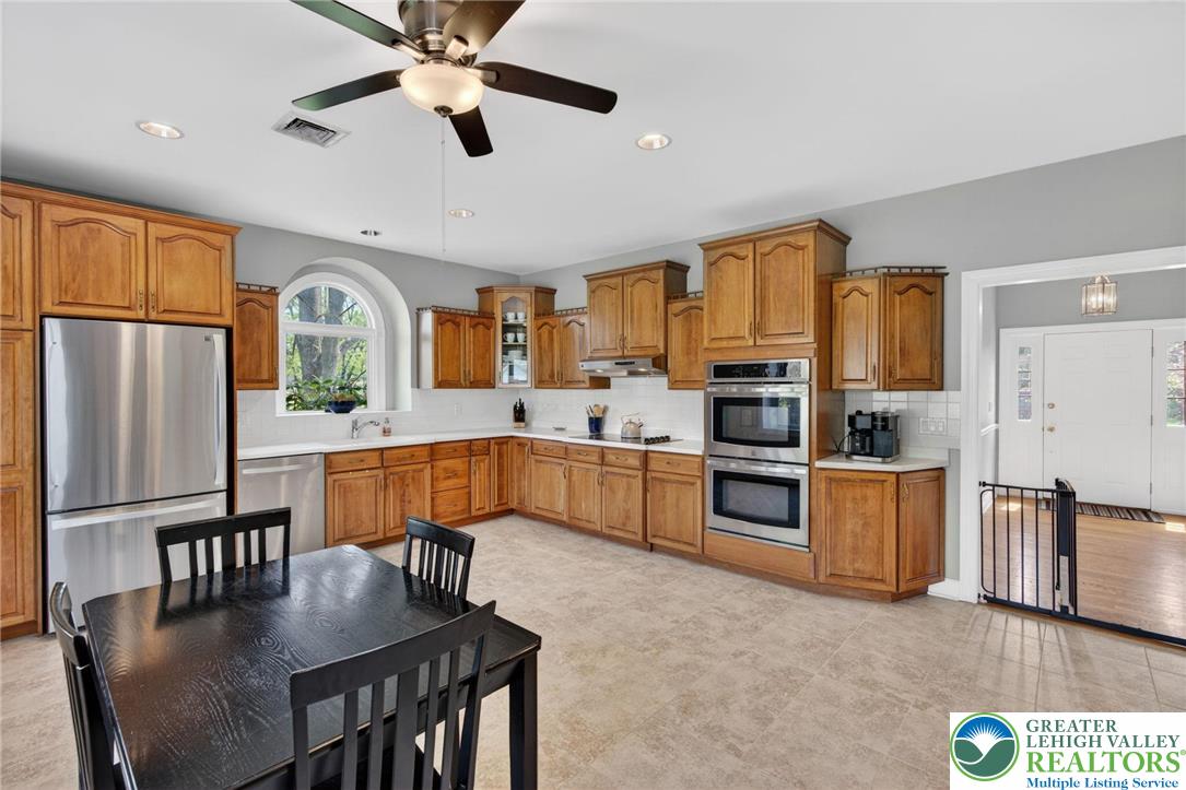 5255 Landis Mill Road Bethlehem, PA 18015 - Photo 9 of 50 Gallery Image 9