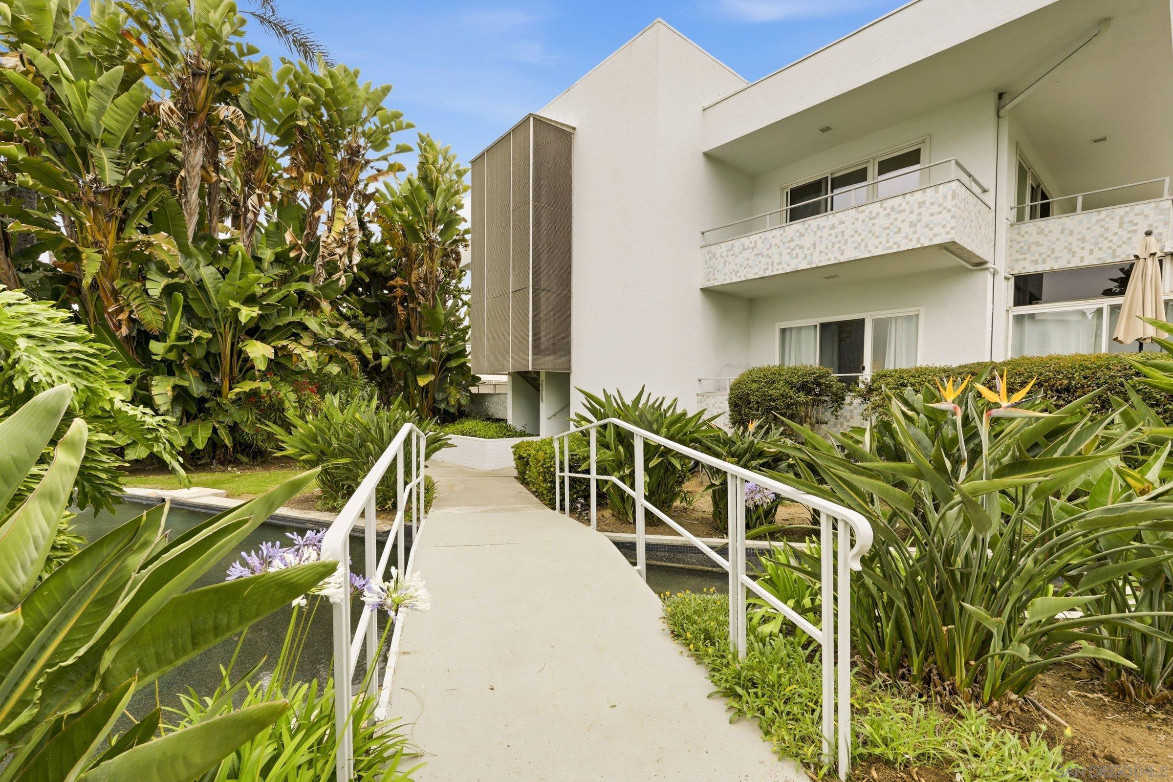 2364 Torrey Pines Road La Jolla, CA 92037 - Photo 2 of 36