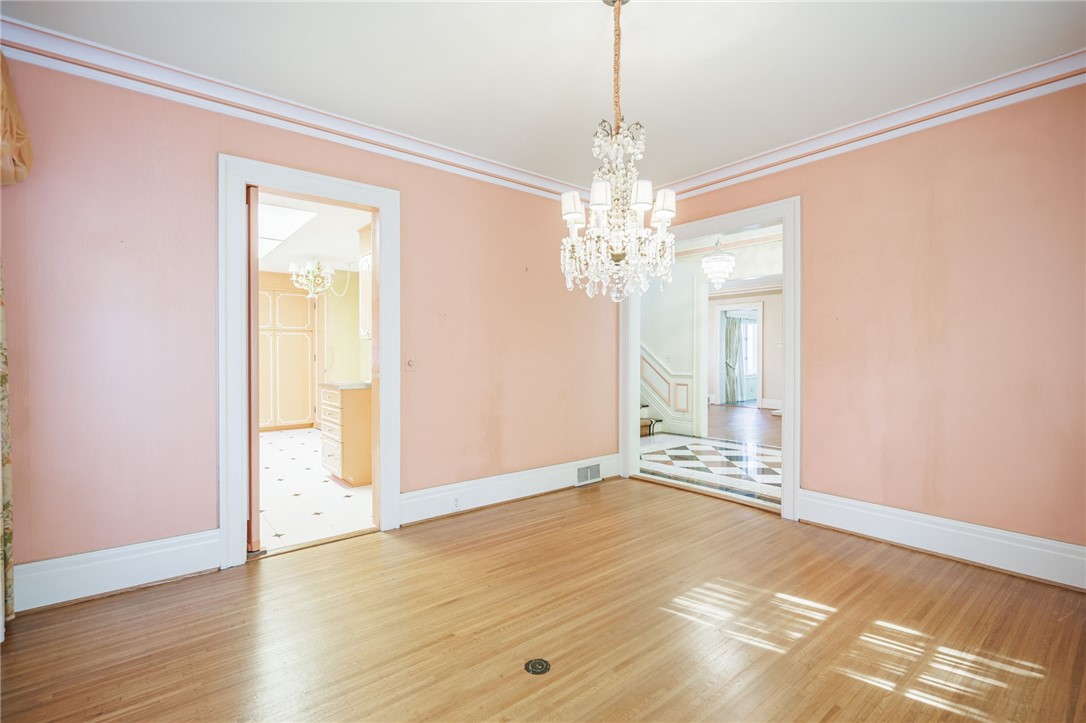 389 Yarmouth Road Rochester, NY 14610 - Photo 15 of 50