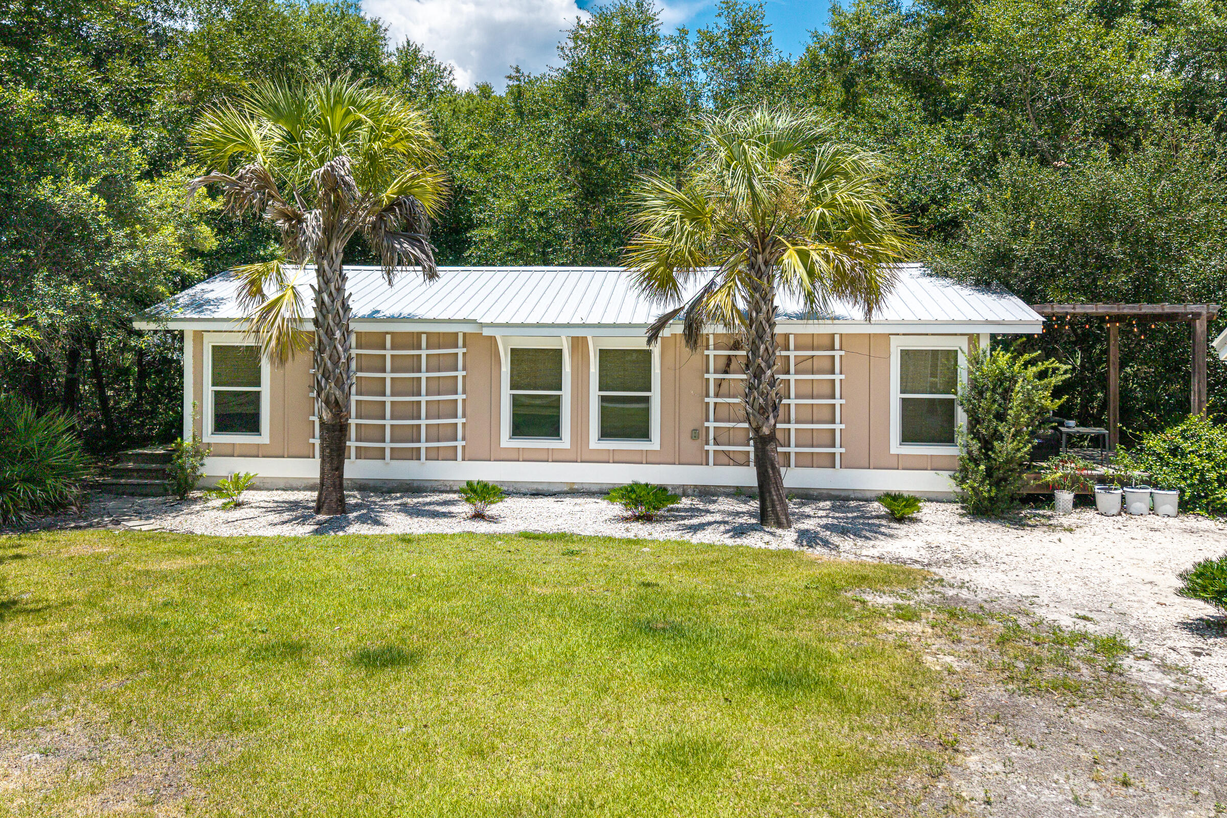 92 West Harborview Road Santa Rosa Beach, FL 32459 - Photo 5 of 34 Exterior - Guest House