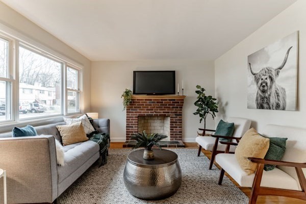 83 Brookside Road Lynn, MA 01902 - Photo 3 of 42 Gallery Image 3