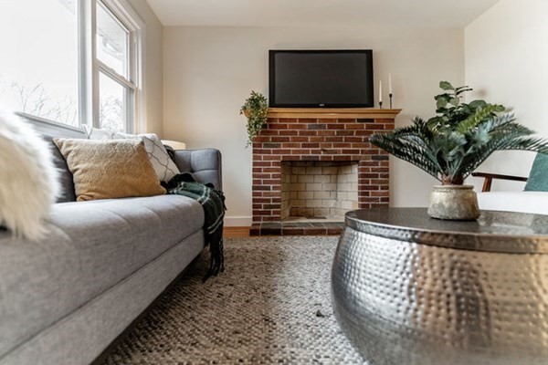 83 Brookside Road Lynn, MA 01902 - Photo 4 of 42 Gallery Image 4