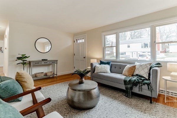 83 Brookside Road Lynn, MA 01902 - Photo 5 of 42 Gallery Image 5