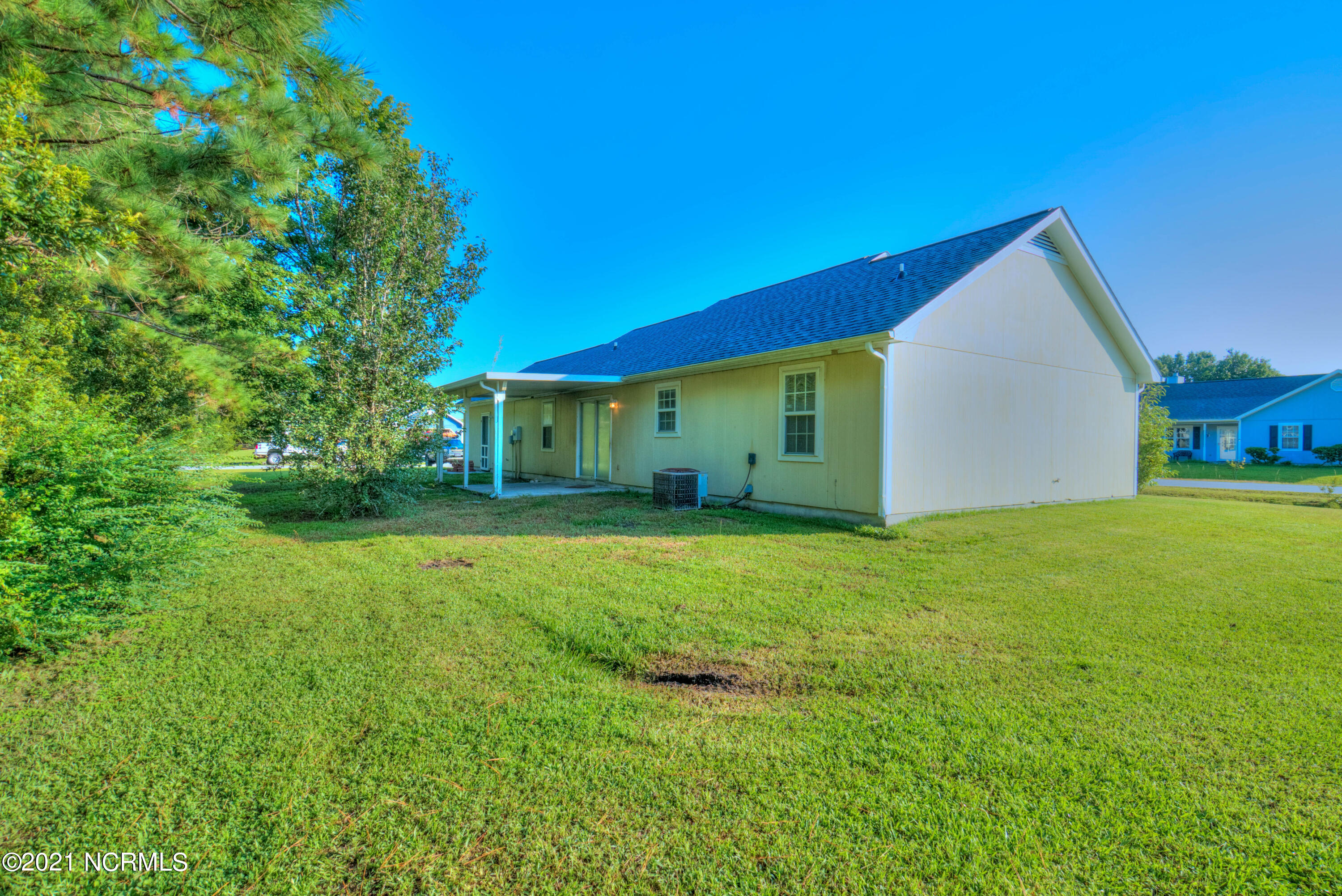 271 Parnell Road Hubert, NC 28539 - Photo 3 of 16 5