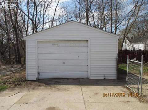 2040 Lambden Road Flint, MI 48532 - Photo 6 of 19 20436583-5.JPG