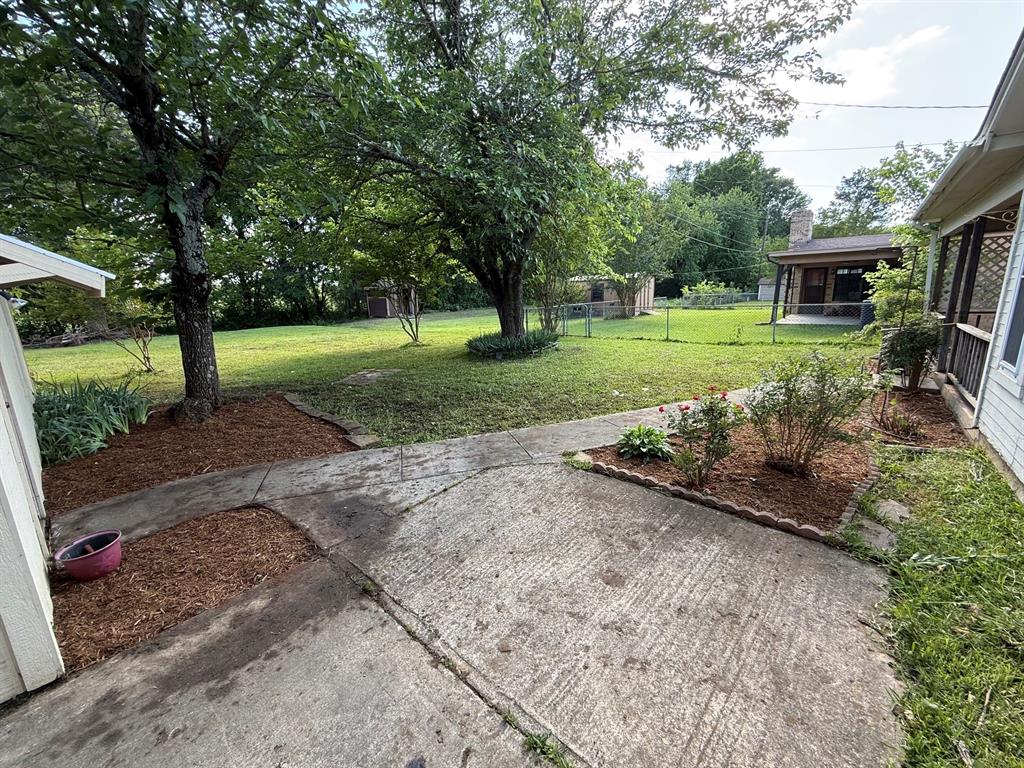 2030 Sycamore Street Paris, TX 75460 - Photo 6 of 6