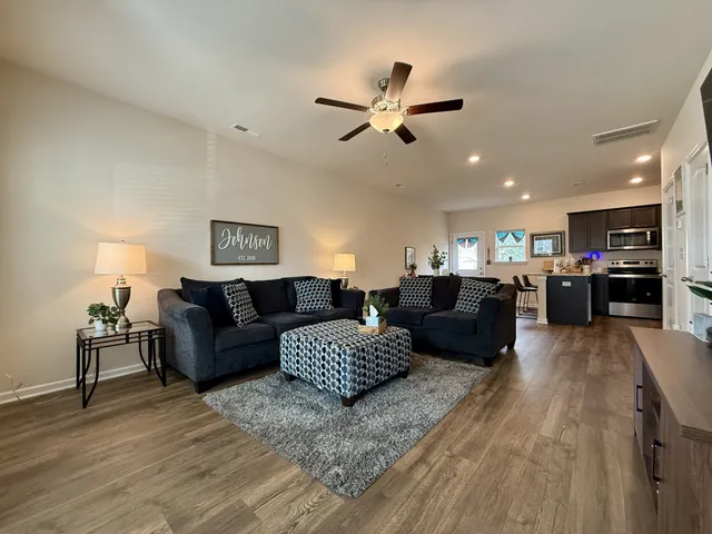 $1,800 | 8074 Logan Drive, La Vergne, TN 37086