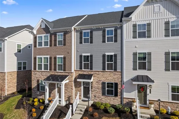 $349,900 | 491 Nolan Circle, Cranberry Township, PA 16066