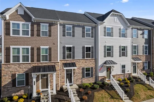 $349,900 | 491 Nolan Circle, Cranberry Township, PA 16066