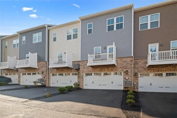 $349,900 | 491 Nolan Circle, Cranberry Township, PA 16066