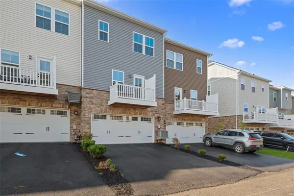 $349,900 | 491 Nolan Circle, Cranberry Township, PA 16066