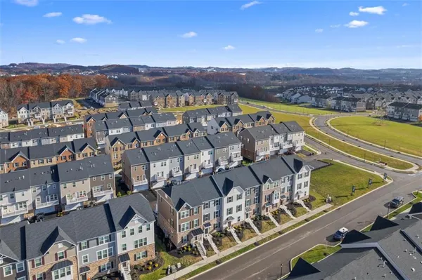 $349,900 | 491 Nolan Circle, Cranberry Township, PA 16066