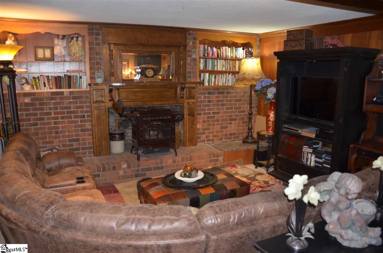 303 Chick Springs Road Greer, SC 29650 - Photo 11 of 35 Gallery Image 11