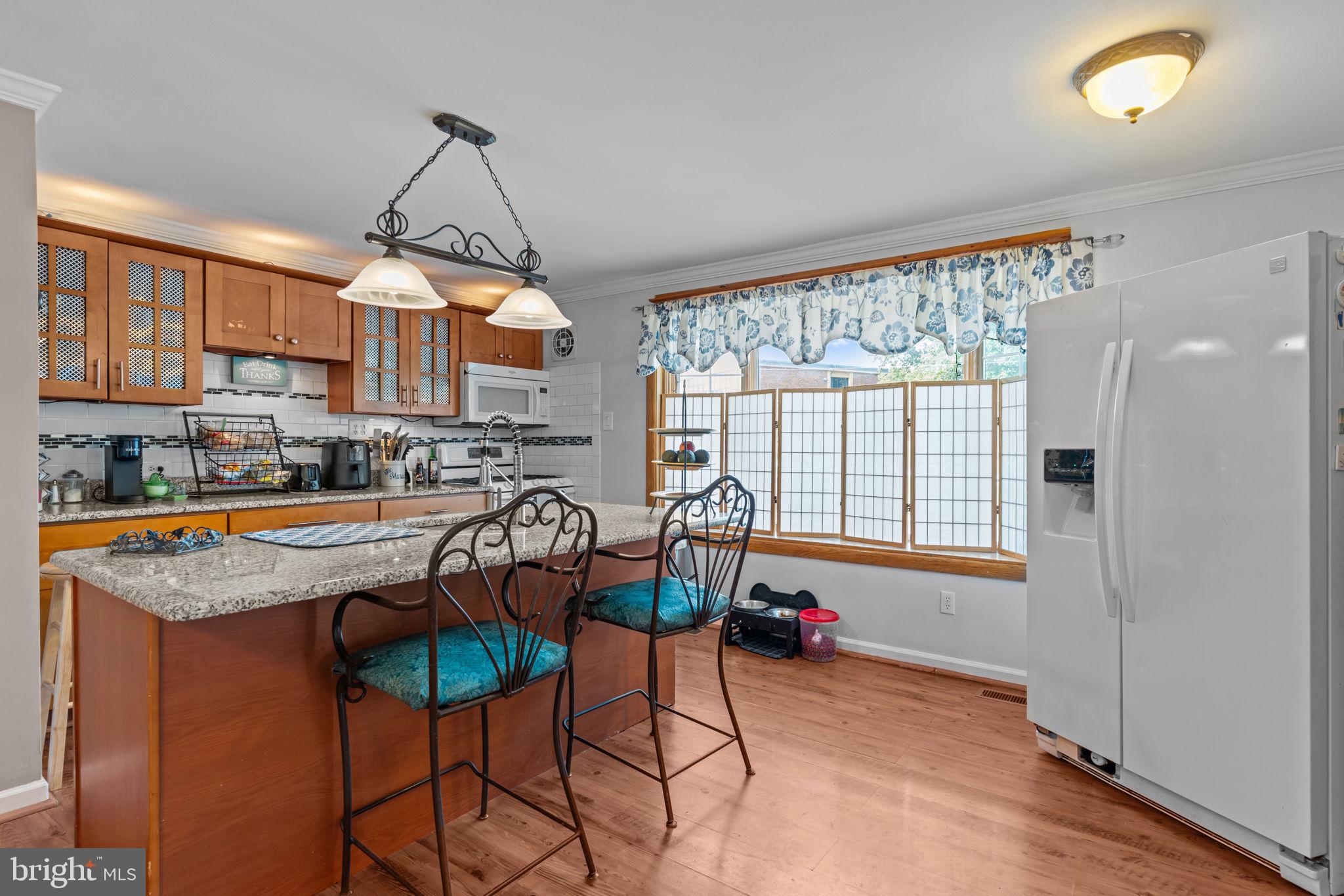 3318 Chesterfield Road Philadelphia, PA 19114 - Photo 4 of 30 Eat-in Kitchen
