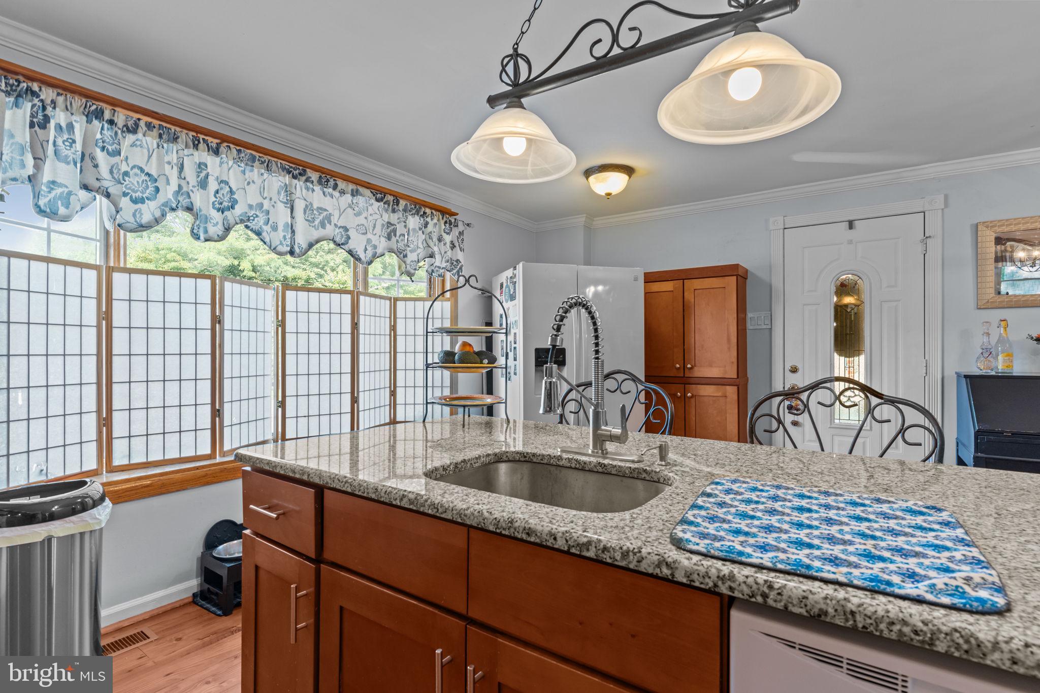 3318 Chesterfield Road Philadelphia, PA 19114 - Photo 10 of 30 Eat-in Kitchen